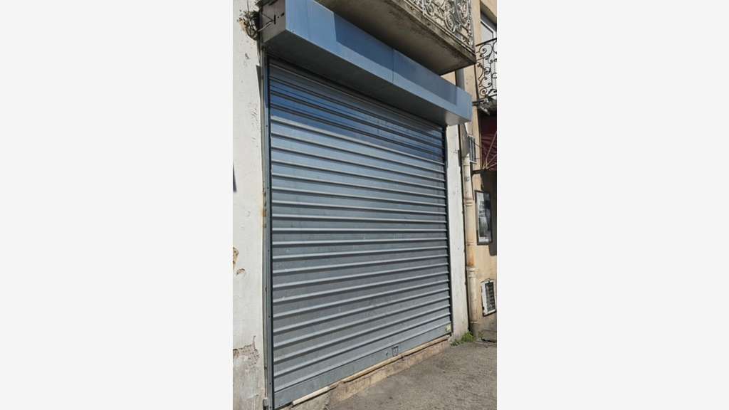 A louer local commercial 70m² refait à neuf Nîmes
