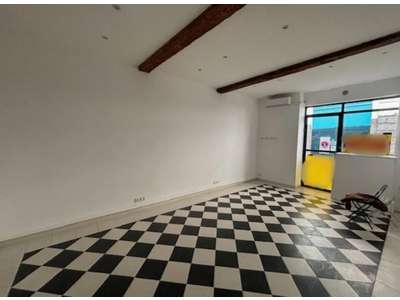 Location Locaux commerciaux - Boutiques à Nîmes