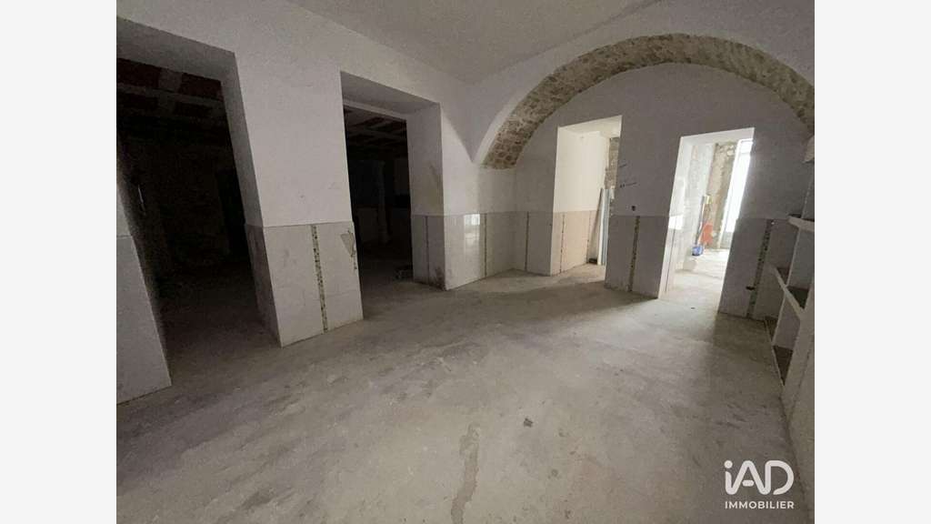 A louer local 97m² proche des Halles à Nîmes