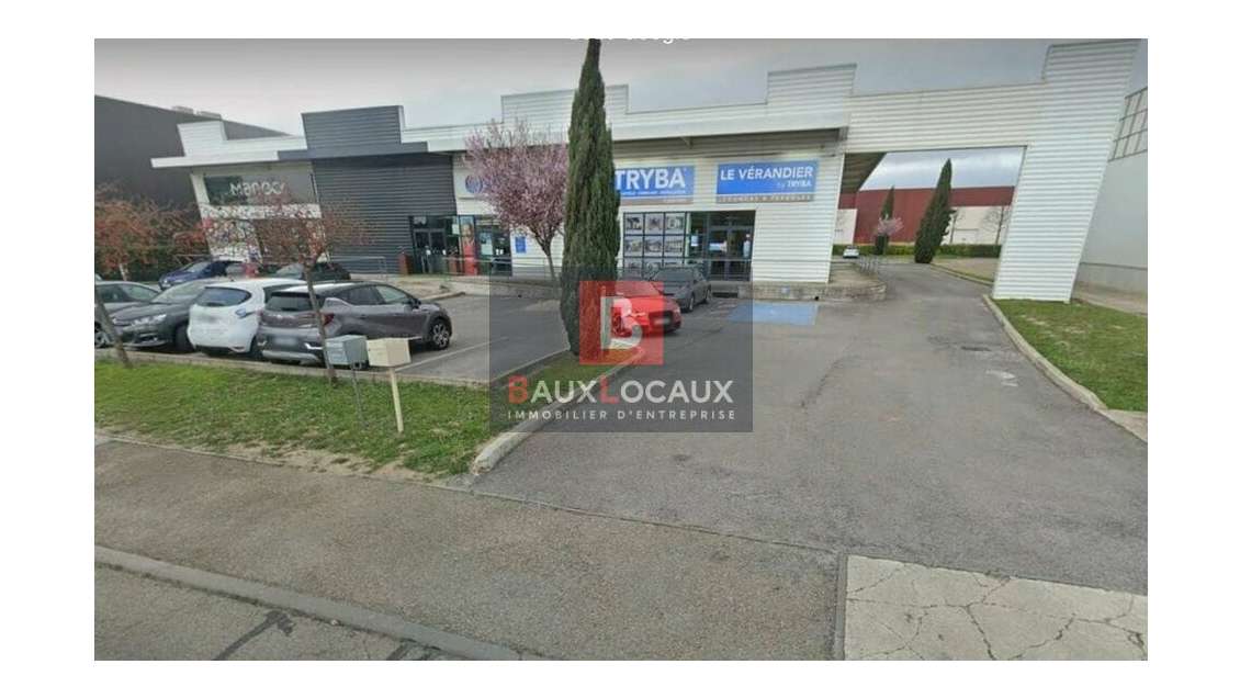 LOCAL COMMERCIAL ZONE CARRE SUD
