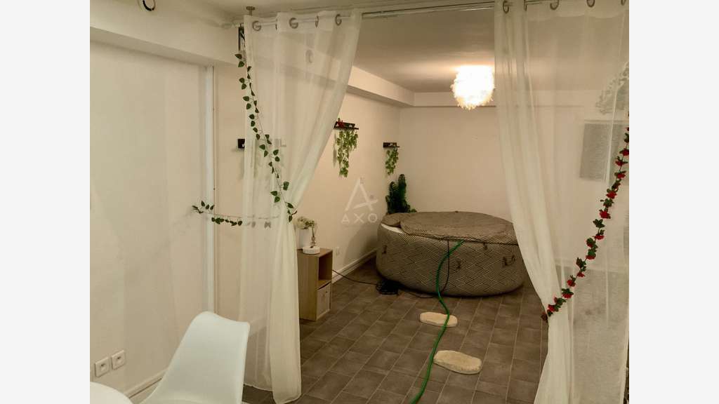 À louer local commercial atypique 43m² à Nîmes