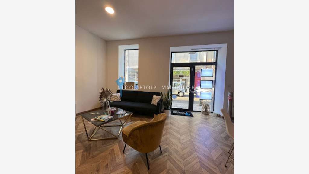 Loue local commercial 43m² très bien situé à Nîmes