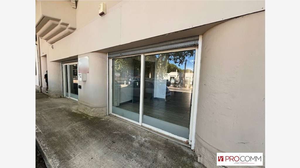 Local commercial 95m² à louer à Nîmes Av Mal Juin