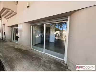 Local commercial 95m² à louer à Nîmes Av Mal Juin