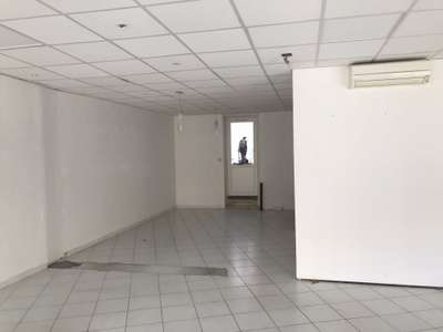 A louer local pro de 73m² en centre ville de Nîmes