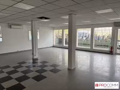 NÎMES - LOCAL D'ACTIVITE à louer