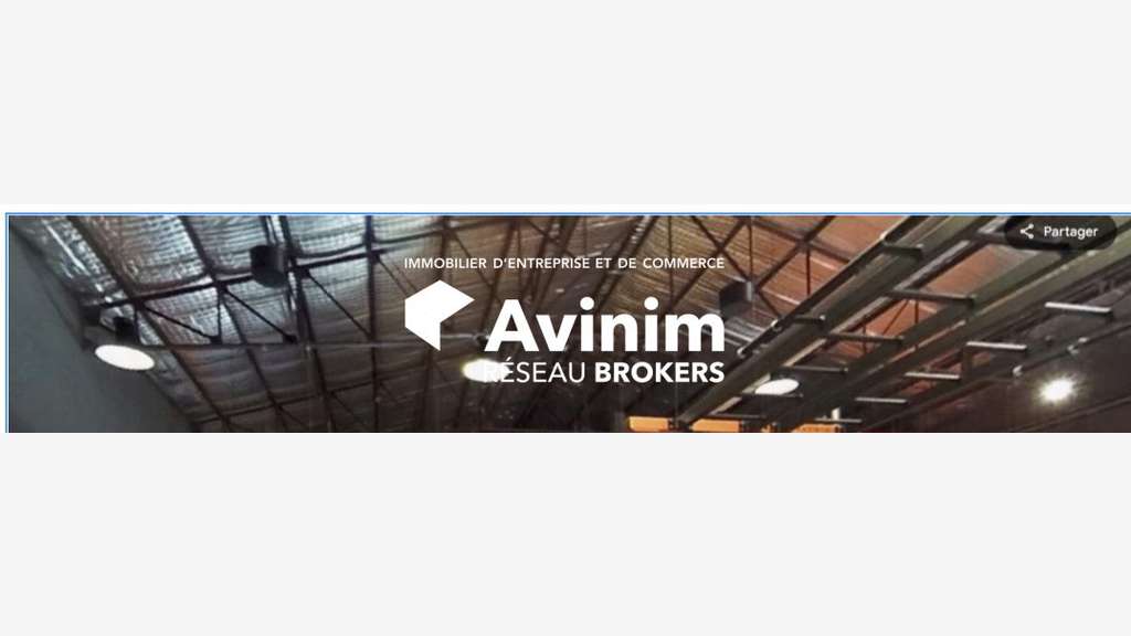 Local commercial 1 040 m² + bureaux – Nîmes Sud, a