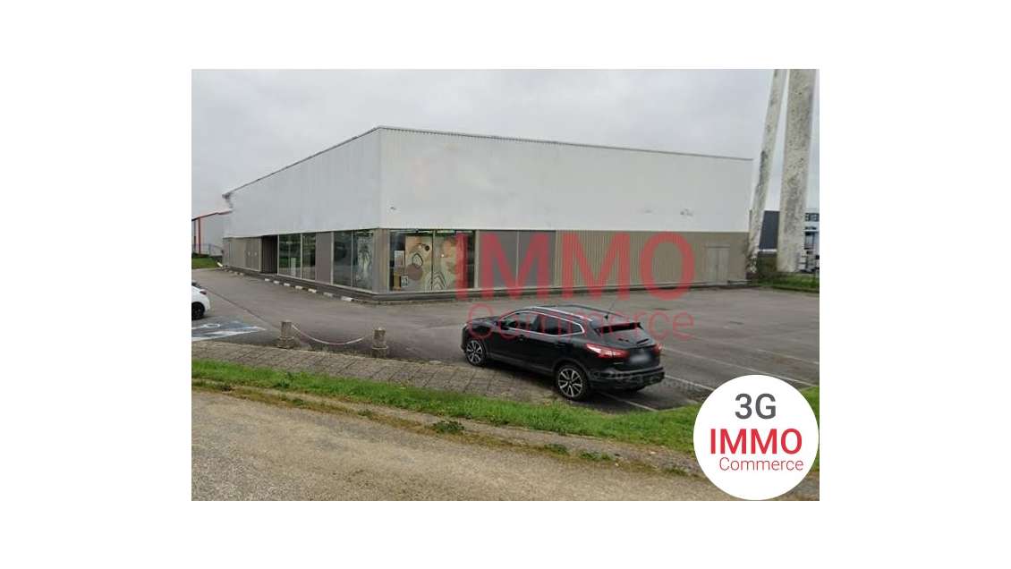 A louer local 800m² empl N°1 à Niort Chauray