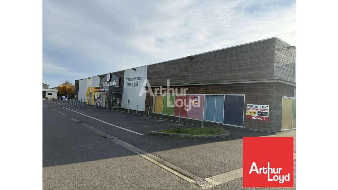Bâtiment 1309m² à louer zone Mendès France à Niort