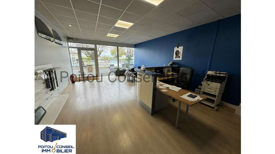 Local commercial 240m² à louer à Niort