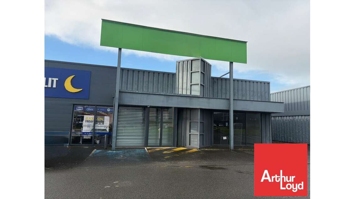 A louer local 510m² zone Mendes France à Niort