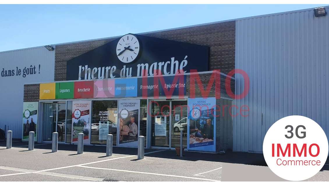 A louer local 1300m² à Niort Mendes France