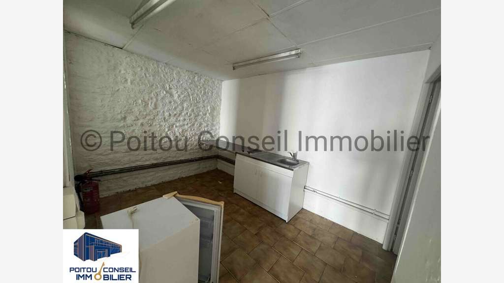 Location local commercial 56m² centre ville Niort