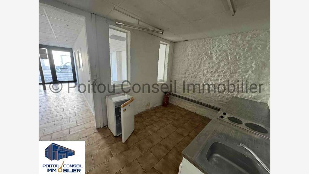 Location local commercial 56m² centre ville Niort
