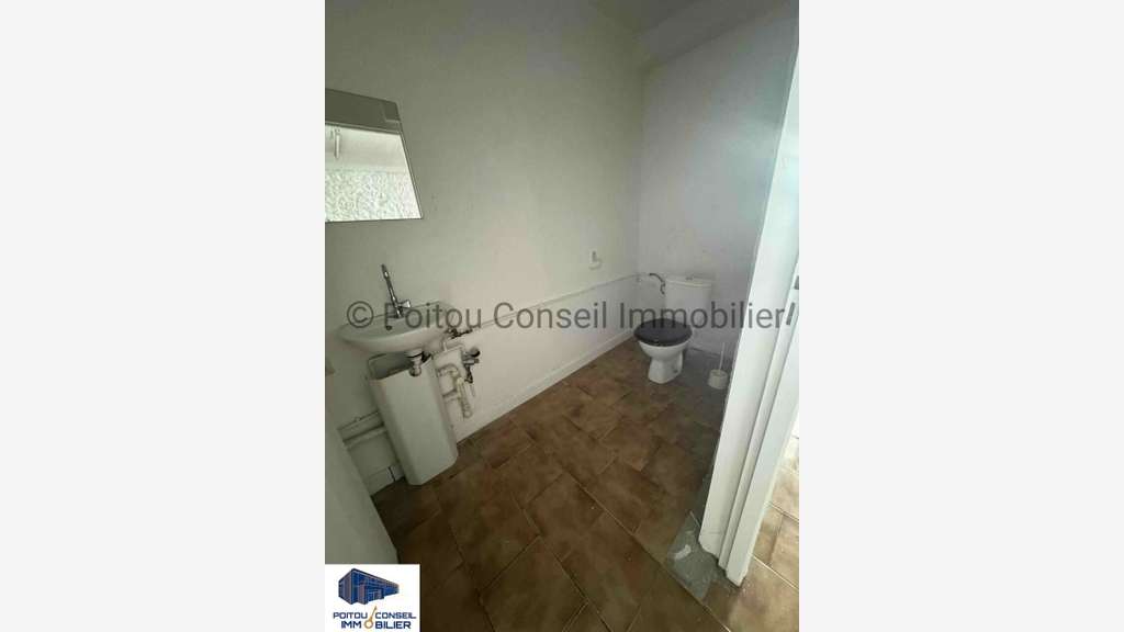 Location local commercial 56m² centre ville Niort