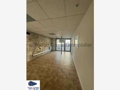 Location local commercial 56m² centre ville Niort 