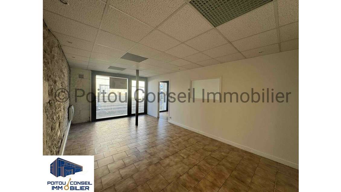 Location local commercial 56m² centre ville Niort 