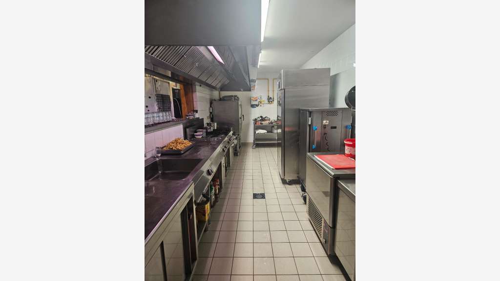 A louer local restaurant de 200m² proche de Niort