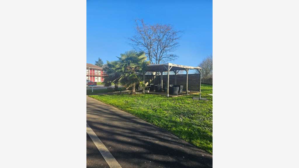 A louer local restaurant de 200m² proche de Niort