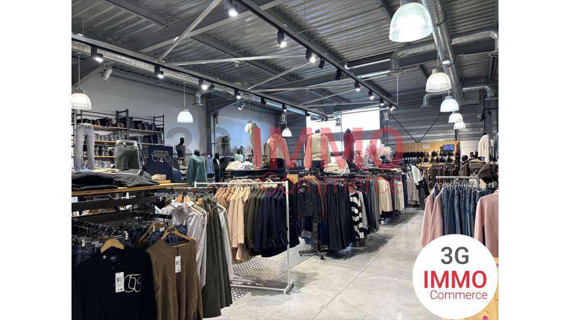 A louer local de 388m² zone Mendès France à Niort