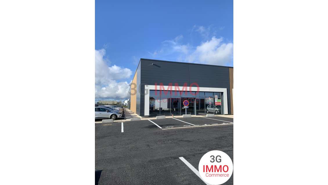 A louer local commercial 330m² Niort Mendes France