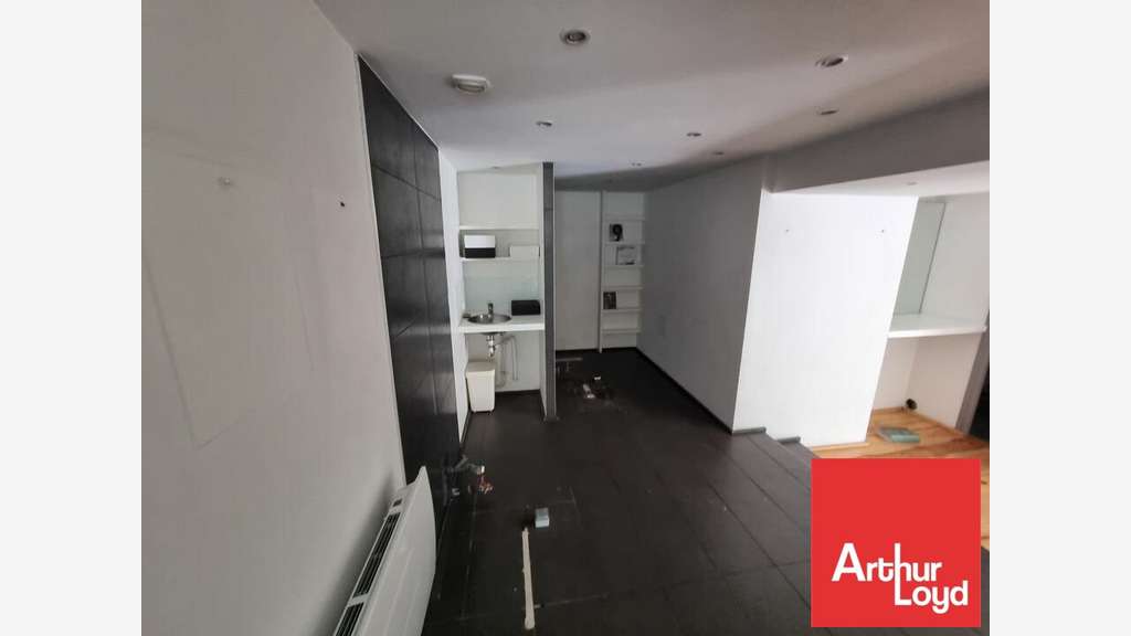 À louer local commercial de 53m² à Niort centre