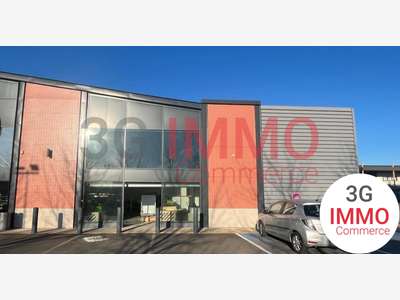 A louer local commercial 200m² à Niort Bessines