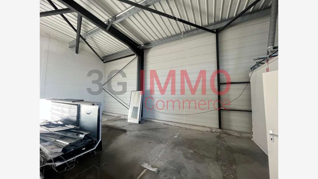 A louer local commercial 200m² à Niort Bessines