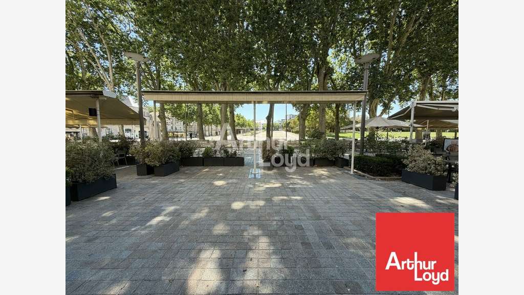 Local commercial 162m² à louer à Niort