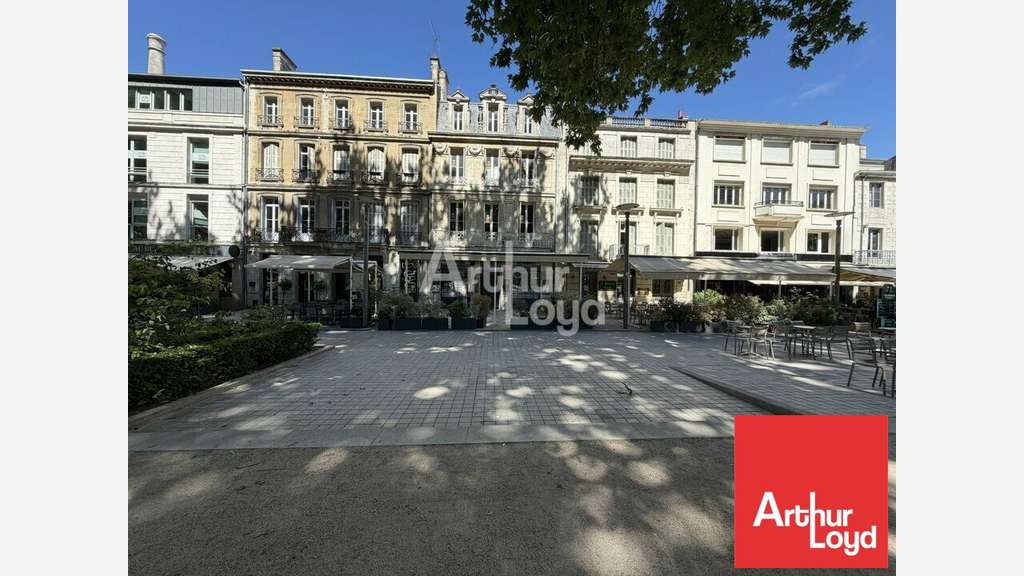 Local commercial 162m² à louer à Niort