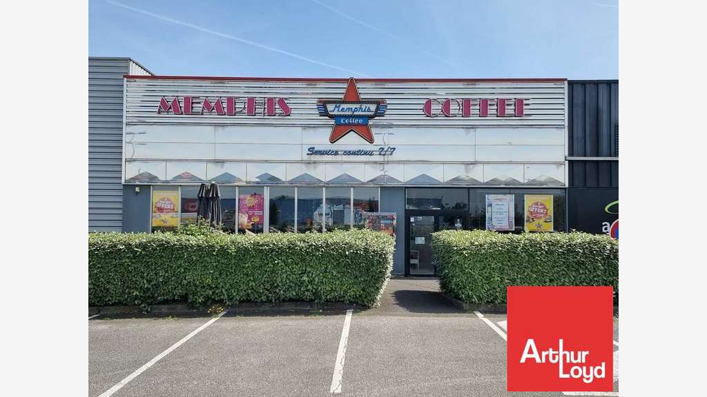 LOCAL COMMERCIAL ZONE MENDES FRANCE - 320 M2