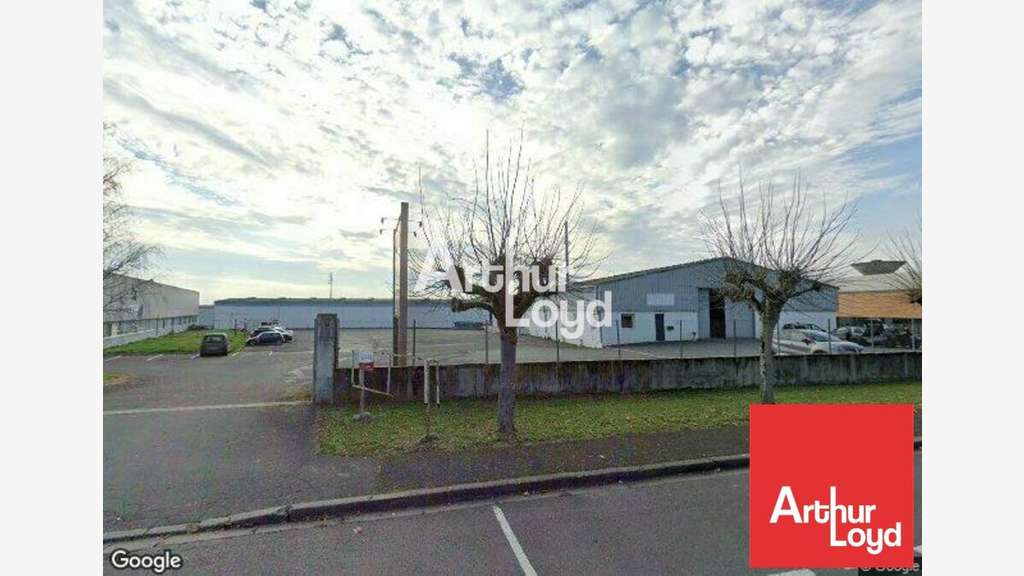 Loue local commercial 700m² à Niort Saint Liguaire
