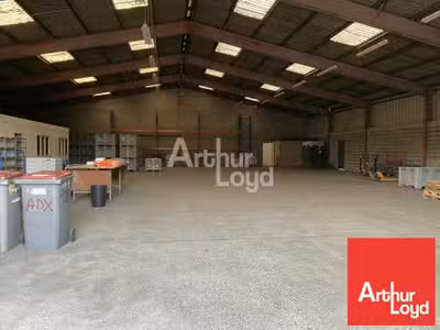 Loue local commercial 700m² à Niort Saint Liguaire