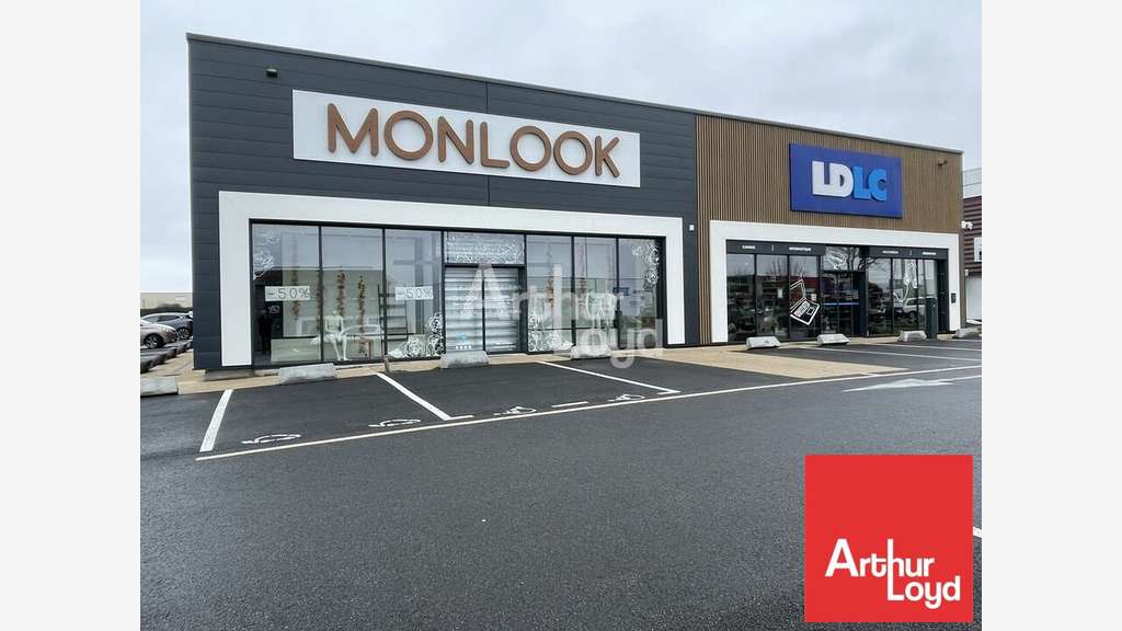 Local commercial 370m² à louer Niort Mendès France