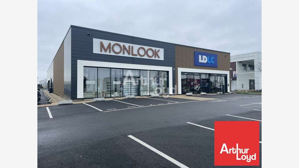 Local commercial 370m² à louer Niort Mendès France