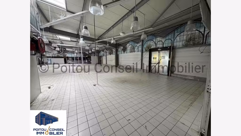NIORT - LOCAL COMMERCIAL à louer