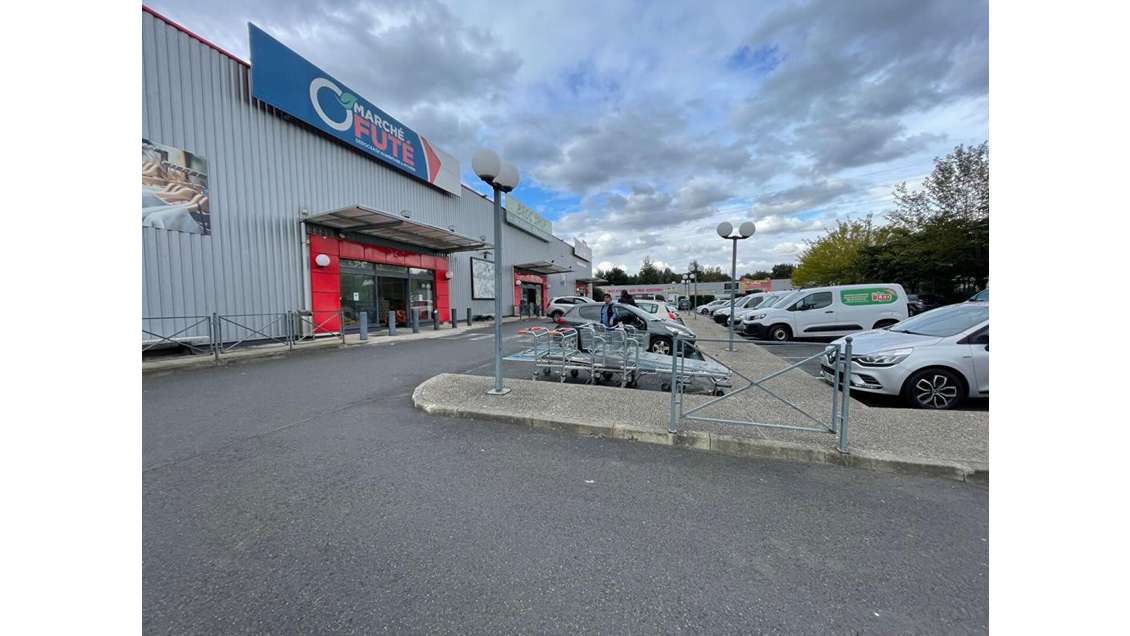 Local 330m² à louer Nogent sur Oise Parc de Saulcy