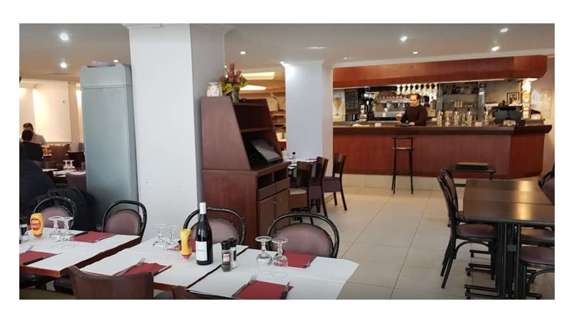 OPPORTUNITÉ RARE - LOCAL RESTAURATION AVEC