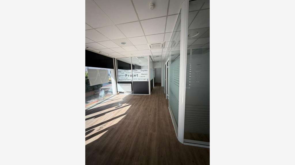 A louer local 122m² centre-ville de Noisy-le-Grand