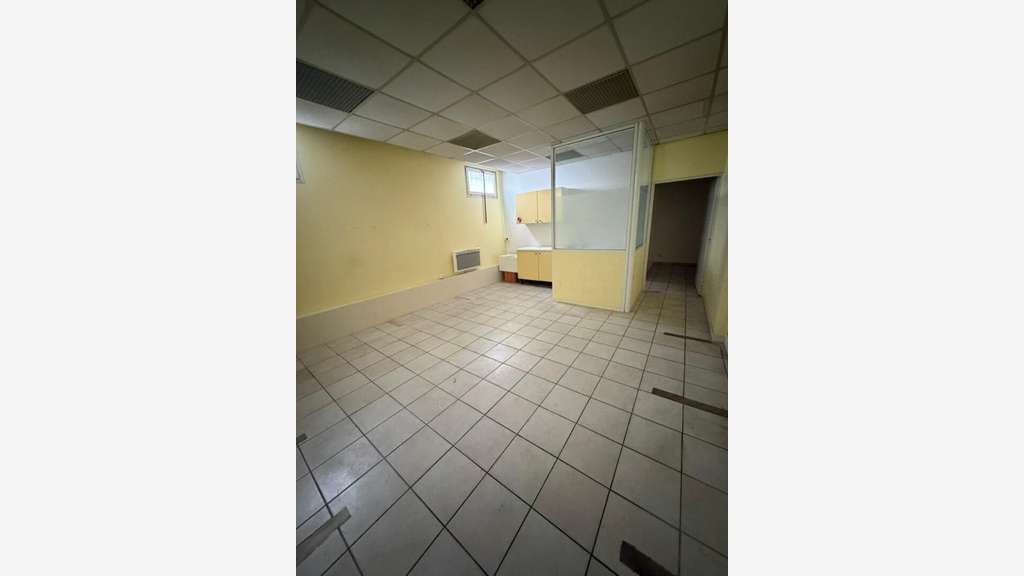 A louer local 122m² centre-ville de Noisy-le-Grand