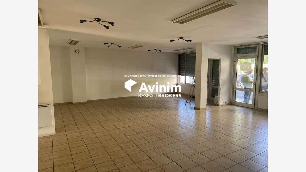 Local 115m² à louer à Noisy-le-Grand