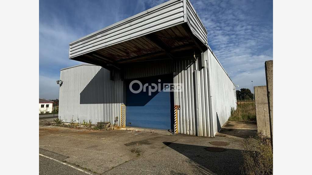 Local entrepôt de 450m² à louer à Noyal Pontivy