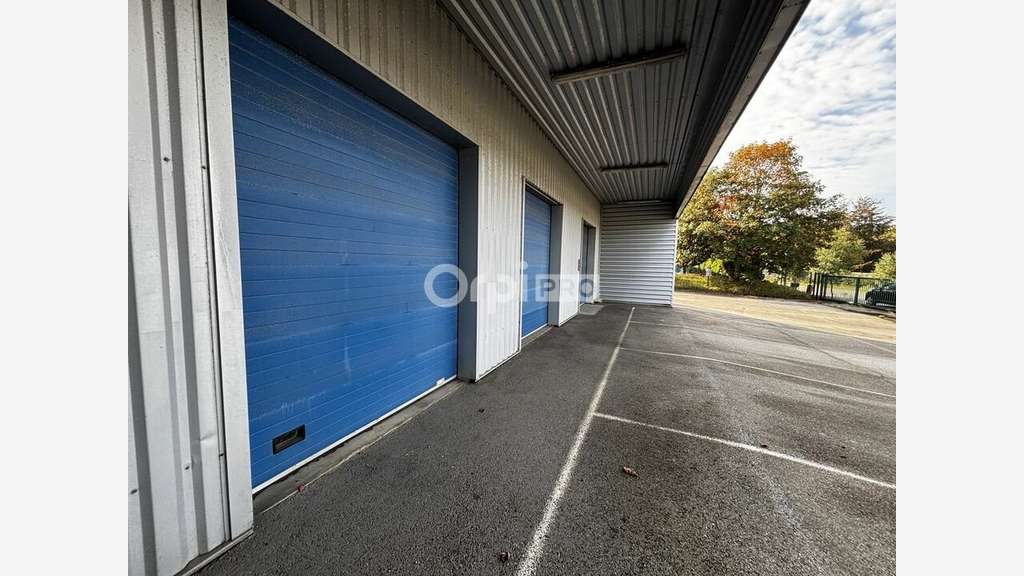Local entrepôt de 450m² à louer à Noyal Pontivy