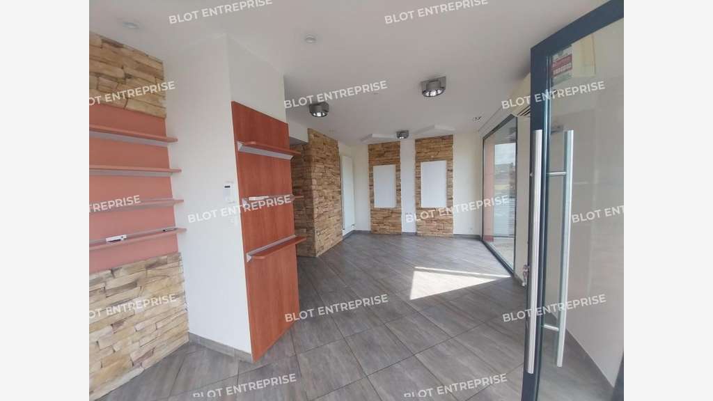 A louer local commercial 60m² à Noyal-Pontivy