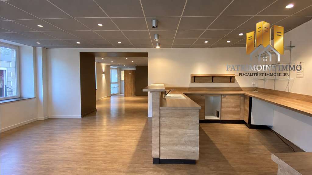 Loue local cial polyvalent 105m² à Noyal-Pontivy