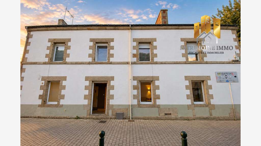 Loue local cial polyvalent 105m² à Noyal-Pontivy