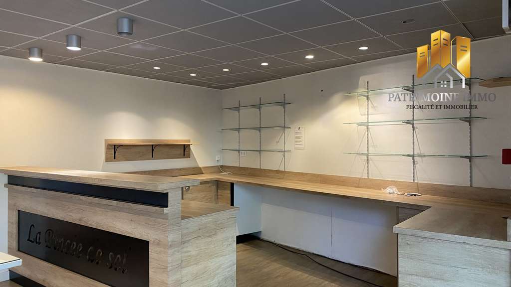 Loue local cial polyvalent 105m² à Noyal-Pontivy