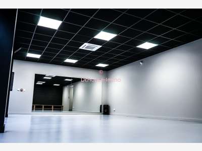 SALLE DÉDIÉE AUX COURS DE SPORT & BIEN-ÊTRE