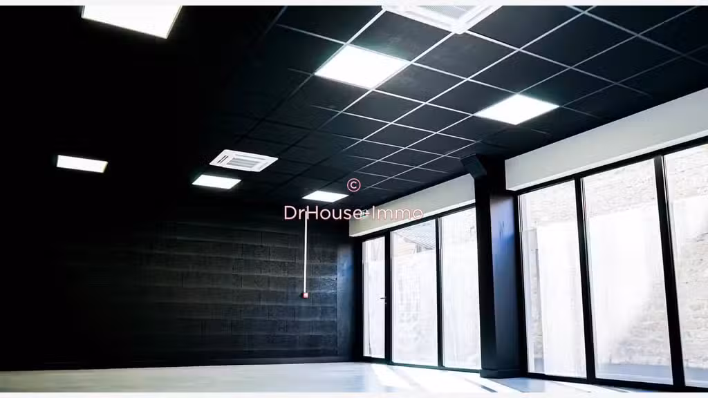 AV salle dédiée aux cours de sport & bien-être 19