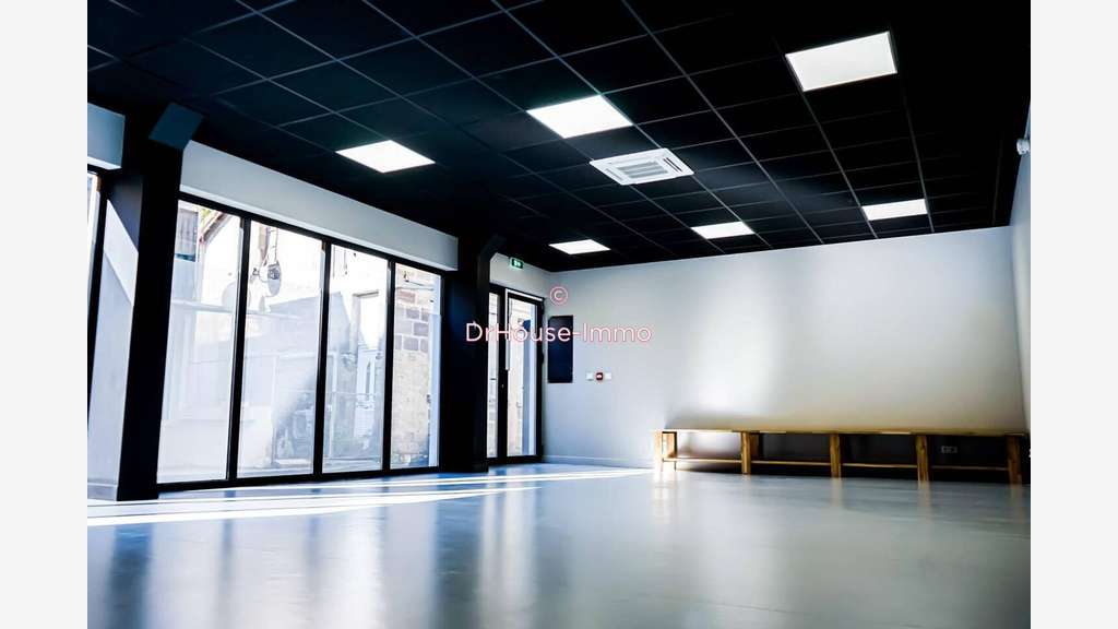 AV salle dédiée aux cours de sport & bien-être 19
